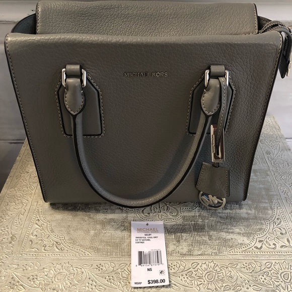 Michael Kors Handbags - Michael Kors  Selby Satchel SOLD 🛑
